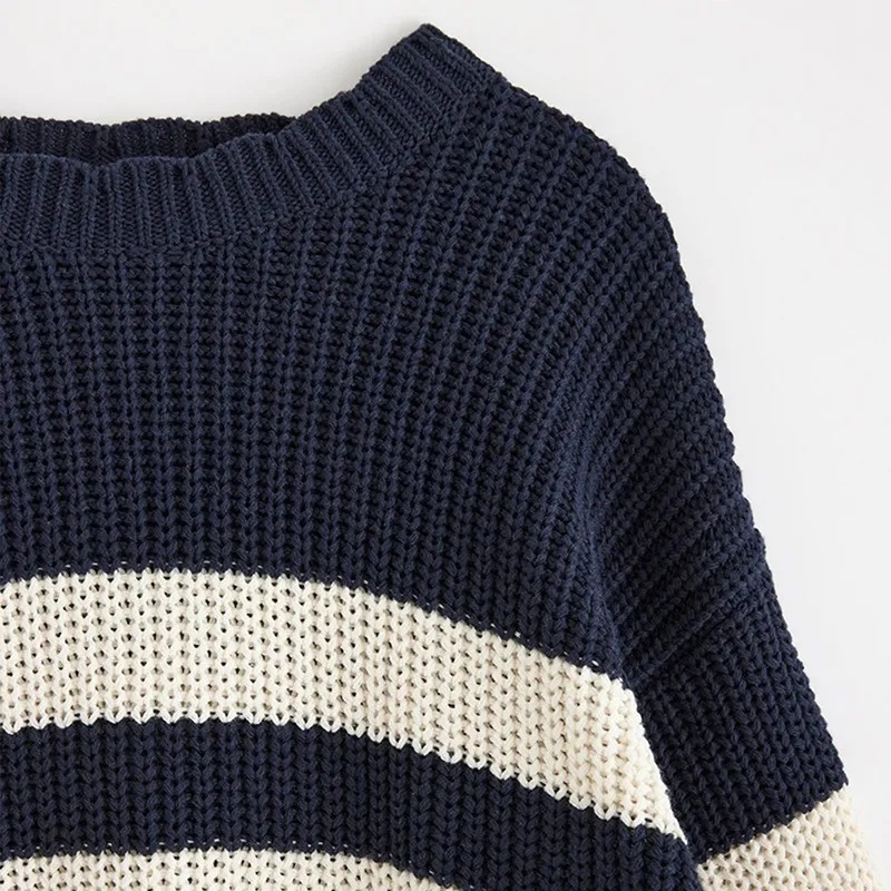 custom-kids-chunky-ribbed-nautical-sweater-knitting-detail