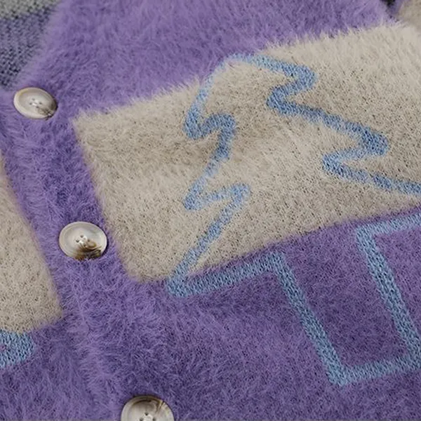 custom-fuzzy-gingerbread-christmas-cardigan-knitting-details