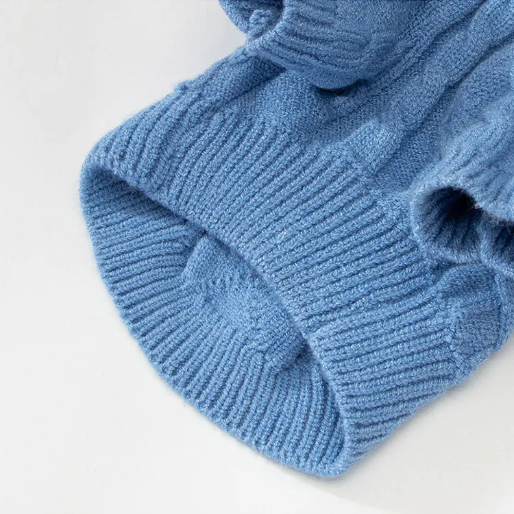 custom-cable-knit-pet-sweater-hem-details