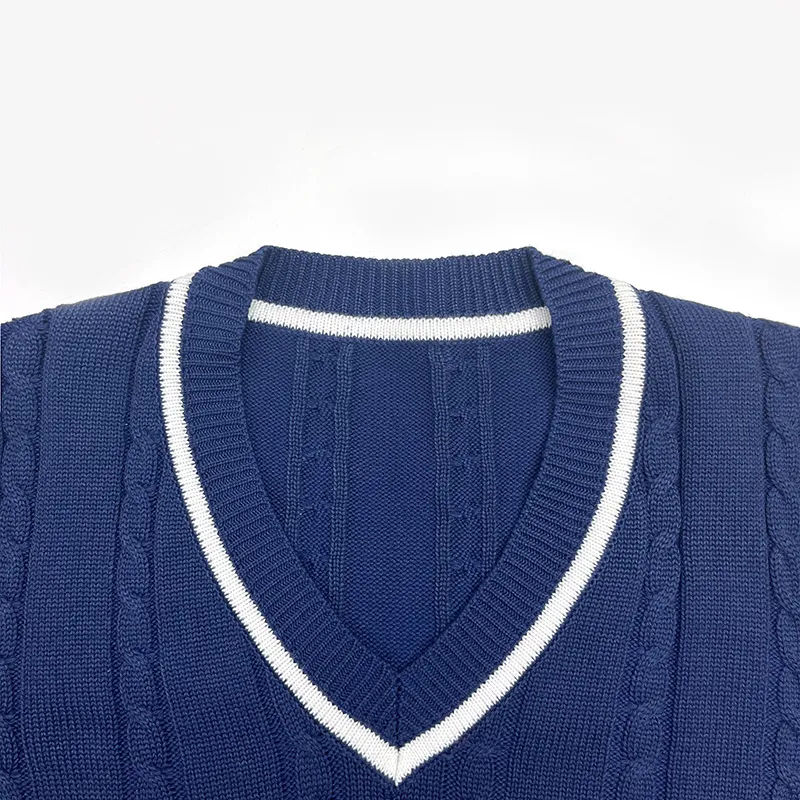 custom-childrens-cable-knit-v-neck-sweater-collar-details