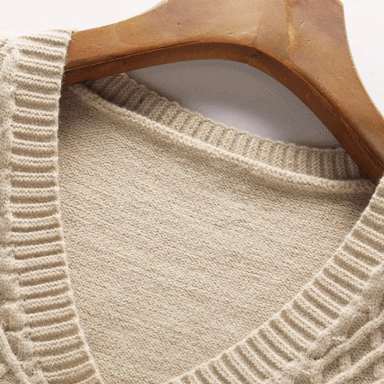custom-argyle-cable-knit-cardigan-vest-collar-details