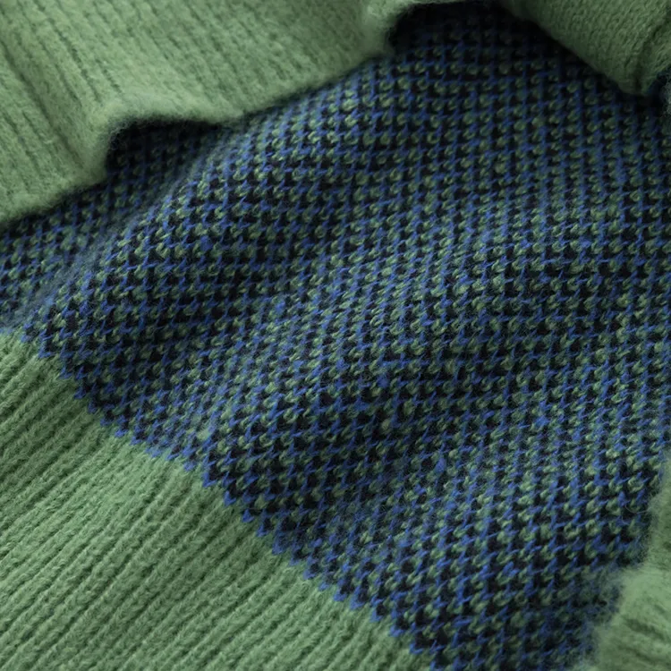 custom-oversized-abstract-graphic-cardigan-knitting-details