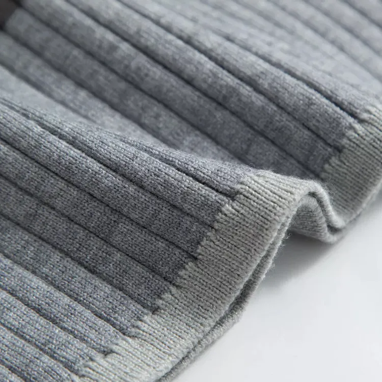 custom-preppy-striped-ribbed-knit-vest-hem-details