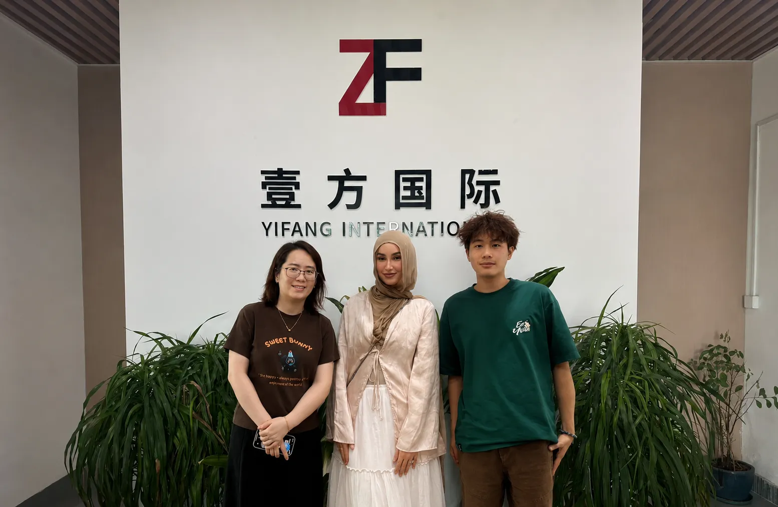 Malaysia fashion brand representatives visiting Yifang International knitwear factory in Guangzhou