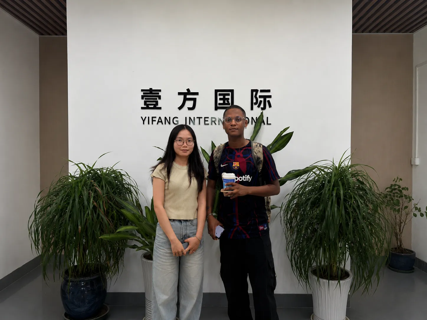 South African apparel buyer visiting Yifang International sweater factory in China